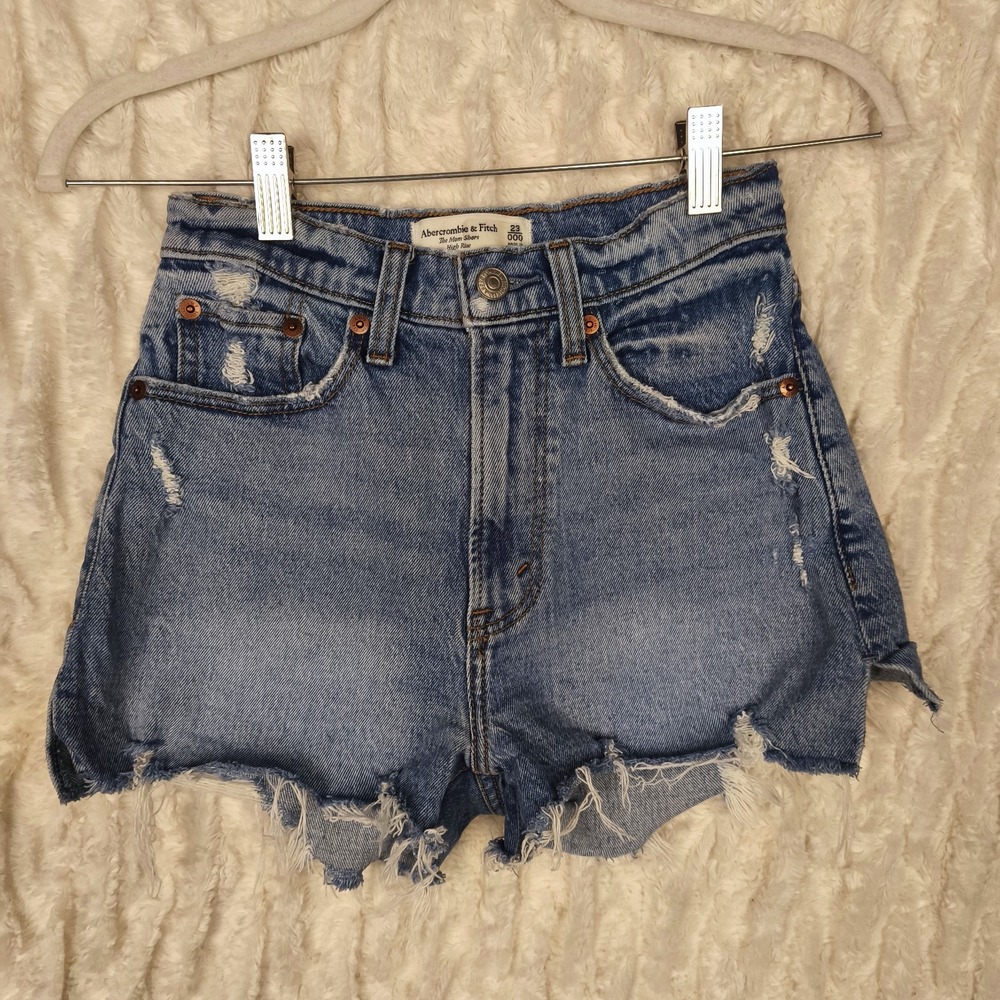 Abercrombie & Fitch The Mom Short High Rise Curve Love Distressed‎ Size 23